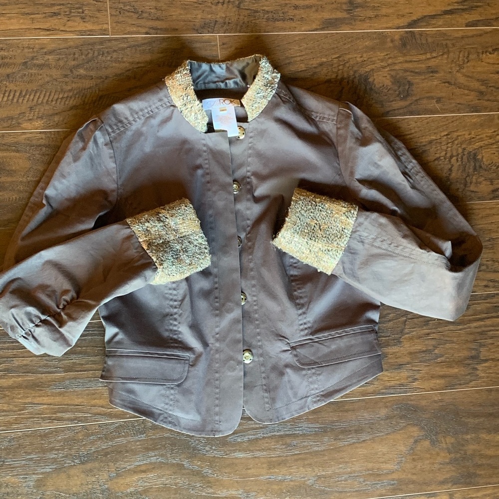 Short Jacket with metallic fabric cuffs